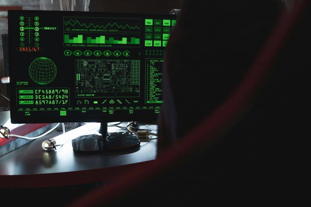 Gruppo eterogeneo che discute di etica digitale
